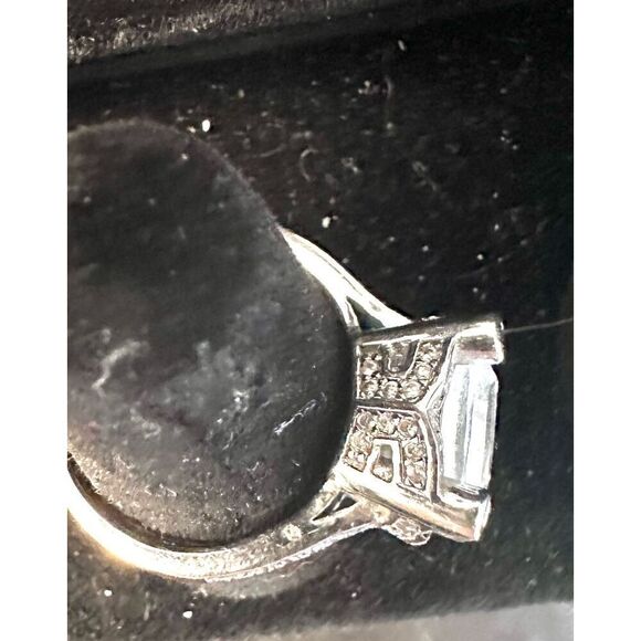 7 CT Top Quality CZ engagement ring - Picture 4 of 8